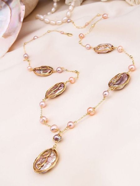 Pierres de Jade Pozłacany naszyjnik z elementami ozdobnymi - dł. 45 cm rozmiar: onesize. Brązowe naszyjniki damskie Pierres de Jade, pozłacane. Za 130.99 zł.