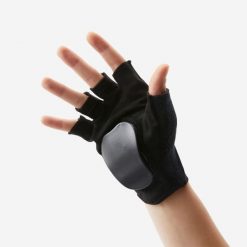 Rękawiczki ochronne na rolki Oxelo MF900. Brązowe rękawiczki damskie OXELO, bez wzorów, z materiału. Za 44.99 zł.