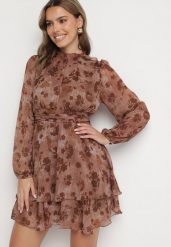 Brązowa Sukienka Rozkloszowana z Falbankami Zdobiona Metaliczną Nicią Ravistiel. Brązowe sukienki damskie Born2be, na co dzień, m, z aplikacjami, eleganckie, bez kołnierzyka, bez ramiączek, mini, rozkloszowane. W wyprzedaży za 135.99 zł.