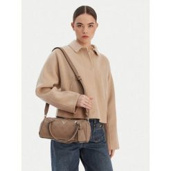 Torebka Guess. Brązowe torebki klasyczne damskie Guess, z aplikacjami, bez dodatków. Za 402.99 zł.