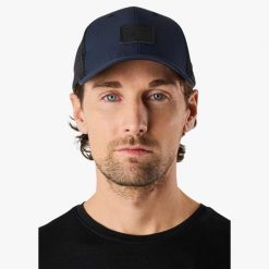 Czapka z daszkiem Unisex Swedemount Nordkap Trucker Cap II. Niebieskie czapki męskie SWEDEMOUNT, bez wzorów. Za 79.99 zł.