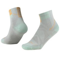 Skarpetki sportowe dla dorosłych BUFF Coolnet Quarter Socks. Zielone skarpetki damskie Buff, bez wzorów, z elastanu. Za 98.99 zł.
