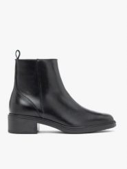 Czarne skórzane botki. Czarne botki damskie Ryłko, ze skóry, eleganckie, z okrągłym noskiem, za kostkę, bez obcasa, na obcasie, bez zapięcia. Za 499.99 zł.