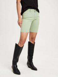 Cross Jeans Szorty dżinsowe w kolorze miętowym rozmiar: W30. Zielone szorty damskie Cross Jeans, z aplikacjami, z jeansu, klasyczne, z podwyższonym stanem. Za 122.96 zł.