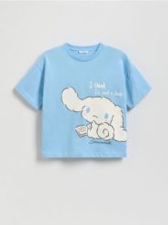 T-shirt Cinnamoroll - jasnoniebieski. Niebieskie koszulki dziewczęce Reserved, bez wzorów, z bawełny, bez ramiączek. Za 49.99 zł.