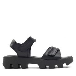 Sandały Lasocki. Czarne sandały damskie Lasocki, bez wzorów, bez obcasa, na płaskiej podeszwie. Za 159.99 zł.