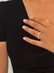 Les Petites Précieuses Srebrny pierścionek z cyrkoniami rozmiar: 50. Szare pierścionki damskie Les Petites Précieuses, z cyrkonią, srebrne. Za 158.84 zł.