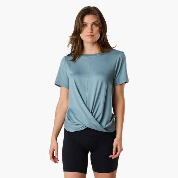 Koszulka treningowa damska Swedemount Core Wrap Soft Tee szybkoschnąca. Zielone bluzki damskie SWEDEMOUNT, bez wzorów, sportowe, bez kołnierzyka, bez ramiączek. W wyprzedaży za 57.00 zł.