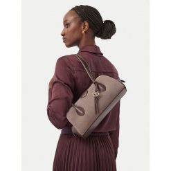 Torebka Calvin Klein. Brązowe torebki klasyczne damskie CALVIN KLEIN, bez wzorów, bez dodatków. Za 699.99 zł.