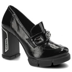 Czarne Półbuty Carinii Eleganckie Skórzane Buty Damskie. Czarne półbuty damskie Carinii, z aplikacjami, ze skóry, biznesowe, bez obcasa, na słupku. Za 429.00 zł.