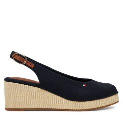 Sandały Tommy Hilfiger. Niebieskie sandały damskie Tommy Hilfiger, bez wzorów, bez obcasa, na koturnie. Za 259.99 zł.