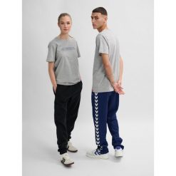 Koszulka Hummel hmlLEGACY. Szare t-shirty sportowe męskie HUMMEL, m, z bawełny, bez ramiączek, na fitness i siłownię. Za 84.50 zł.
