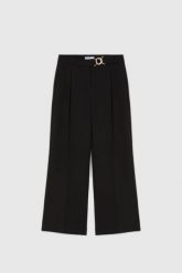 Eleganckie spodnie czarne. Czarne spodnie materiałowe damskie MOODO, bez wzorów, z elastanu, eleganckie. Za 159.99 zł.