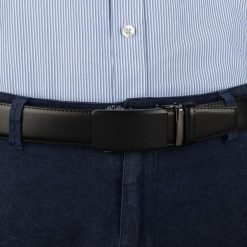 Pasek męski skórzany 3,5 cm klamra automatyczna Beltimore czarny 62-593 : Kolory - czarny, Rozmiar pasków - r.110-125 cm. Czarne paski męskie bez wzorów, ze skóry, wizytowe. Za 64.99 zł.