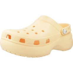 Klapki Crocs Model Classic Platform Pearlclog Kolor Pomarańczowy. Brązowe klapki damskie Crocs, bez wzorów, z gumy, bez obcasa. W wyprzedaży za 297.50 zł.