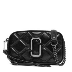 Torebka Marc Jacobs. Czarne torebki klasyczne damskie MARC JACOBS, bez wzorów, wizytowe, bez kołnierzyka, bez ramiączek. Za 1,399.00 zł.
