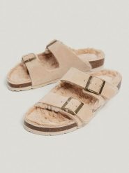 Pepe Jeans FOOTWEAR Skórzane klapki w kolorze beżowym rozmiar: 36. Brązowe klapki damskie Pepe Jeans FOOTWEAR, bez wzorów, z jeansu, bez obcasa. Za 149.31 zł.