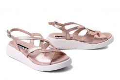 WONDERS C-6550 rame, sandały damskie. Czerwone sandały damskie Wonders, bez wzorów, bez obcasa. Za 539.90 zł.