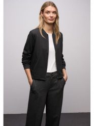 Street One Kurtka w kolorze czarnym rozmiar: 42. Czarne kurtki damskie Street One, bez wzorów, bez kaptura. Za 148.26 zł.