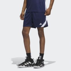 Icon Squad Shorts. Białe szorty męskie Adidas, m, z materiału, na fitness i siłownię. W wyprzedaży za 146.10 zł.