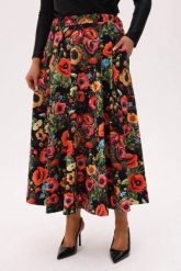Spódnica MAKOVSKA MIDI - print w maki na czarnym tle PLUS SIZE XXL OVERSIZE. Czarne spódniczki damskie Moda Size Plus Iwanek, l, bez wzorów, z bawełny, eleganckie, plus size, midi, oversize. Za 339.90 zł.