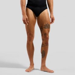 T-shirt sport Odlo F-Dry Light ECO col V. Czarne t-shirty męskie Odlo, m, bez wzorów, z materiału, bez kołnierzyka. Za 107.85 zł.