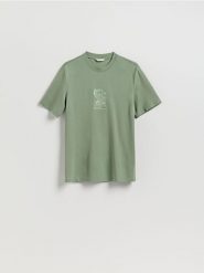 T-shirt regular z haftem - jasnozielony. Zielone t-shirty męskie Reserved, l, bez wzorów, z dzianiny, bez kołnierzyka. Za 79.99 zł.