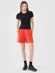 4F Spodenki dresowe damskie - czerwone XL. Czerwone szorty damskie 4f, bez wzorów, z bawełny, sportowe. W wyprzedaży za 59.99 zł.