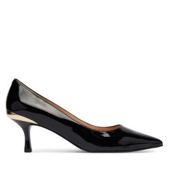 Czółenka LOVE MOSCHINO. Czarne czółenka damskie Love Moschino, bez wzorów, bez obcasa. Za 939.99 zł.