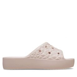 Klapki Crocs. Czerwone klapki damskie Crocs, bez wzorów, bez obcasa. Za 199.99 zł.
