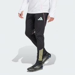 Spodnie Juventus Tiro 25 Competition Training. Czarne spodnie dresowe męskie Adidas, bez wzorów, z dresówki. Za 279.00 zł.