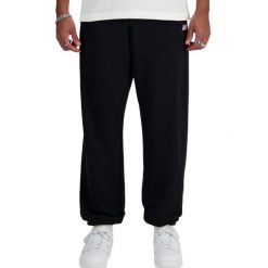 Spodnie sportowe męskie New Balance MP41519BKBK. Czarne spodnie sportowe męskie New Balance, z bawełny. Za 386.00 zł.