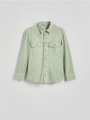 Denimowa koszula regular fit - zielony. Zielone koszule męskie Reserved, l, bez wzorów, z denimu, bez kołnierzyka, bez ramiączek. W wyprzedaży za 79.99 zł.