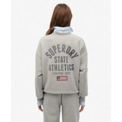 Koszulka dresowa damska z nadrukiem Superdry Athletic Essentials. Szare bluzki damskie Superdry., bez wzorów, z dresówki, bez kołnierzyka. Za 274.45 zł.