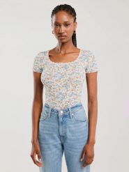 Koszulka damska slim z motywem kwiatowym Lamera 000. T-shirty damskie Big Star, l, bez wzorów, z jeansu, bez kołnierzyka. W wyprzedaży za 59.99 zł.