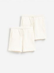 2 pack szortów - beżowy. Brązowe szorty męskie Reserved, bez wzorów, z bawełny. Za 129.99 zł.