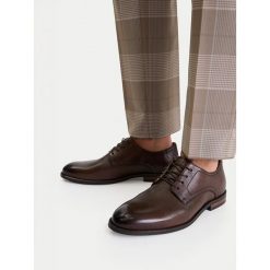 Półbuty Lasocki. Brązowe buty wizytowe męskie Lasocki, bez zapięcia. Za 279.99 zł.