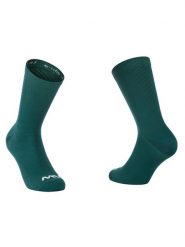 Skarpety rowerowe NORTHWAVE Switch Sock szmaragdowe. Zielone skarpetki męskie Northwave, w ażurowe wzory, z dzianiny. Za 69.00 zł.