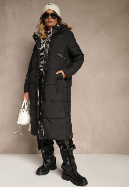 Czarna Pikowana Kurtka o Długim Kroju z Kapturem i Suwakami po Bokach Tevitte. Czarne kurtki damskie Renee, l, bez wzorów, z dzianiny, z kapturem. Za 269.99 zł.