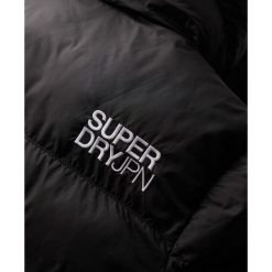Damska kurtka puchowa Superdry 5 Baffle. Czarne kurtki damskie Superdry., bez wzorów, z puchu, bez kaptura. W wyprzedaży za 474.50 zł.