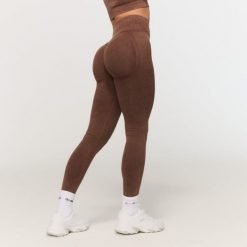 Legginsy damskie fitness bezszwowe Fierce. Brązowe legginsy damskie GYMBEAM, s, bez wzorów, z elastanu, z podwyższonym stanem, do biegania. Za 110.90 zł.