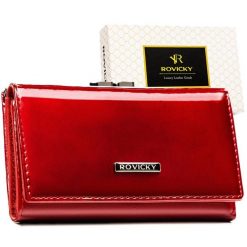 Lakierowany portfel damski ze skóry naturalnej i ekologicznej w czerwonym kolorze - Rovicky. Czerwone portfele damskie ROVICKY, bez wzorów, z lakierowanej skóry. Za 57.99 zł.