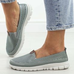 Khaki ażurowe skórzane półbuty damskie Jezzi 6870. Brązowe półbuty damskie Jezzi, w ażurowe wzory, z jeansu, eleganckie, bez obcasa, na płaskiej podeszwie. Za 189.00 zł.
