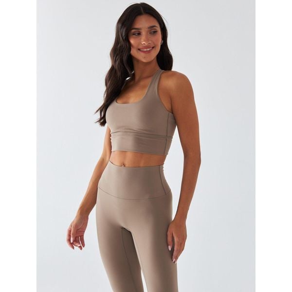 Stanik Sportowy BeShaped Morning Dew. Brązowe biustonosze sportowe damskie BESHAPED, bez wzorów, z elastanu. Za 179.00 zł.