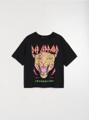 Bawełniana koszulka z nadrukiem Def Leppard - czarny. Czarne t-shirty damskie Sinsay, l, bez wzorów, z bawełny, bez kołnierzyka. Za 39.99 zł.