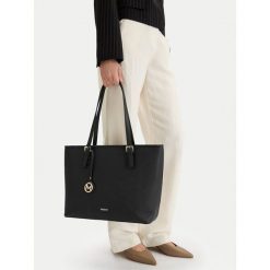 Torebka MEXX. Czarne torebki klasyczne damskie Mexx, bez wzorów, bez dodatków. Za 159.99 zł.