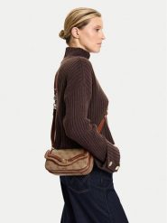 Guess Torebka Dea Mini HWSG79 93790 Brązowy. Brązowe listonoszki damskie Guess, z aplikacjami, ze skóry, bez dodatków. Za 309.99 zł.