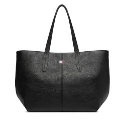 Torebka Tommy Jeans. Czarne torebki klasyczne damskie Tommy Jeans, bez wzorów, z jeansu, bez dodatków. Za 529.99 zł.