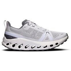 Buty do biegania damskie On Cloudsurfer Trail. Białe obuwie do biegania damskie On. Za 599.99 zł.