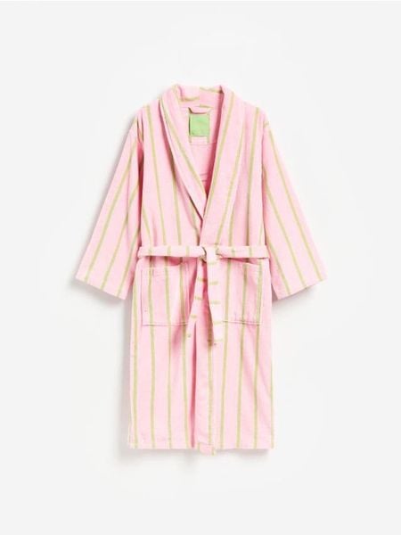 Bawełniany szlafrok - pastelowy róż. Czerwone szlafroki damskie Reserved, l, bez wzorów, z bawełny. Za 169.99 zł.